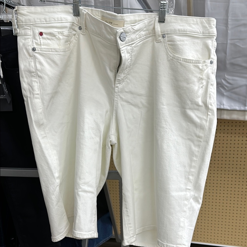 Slinky Brand Women's Cream Bermudas